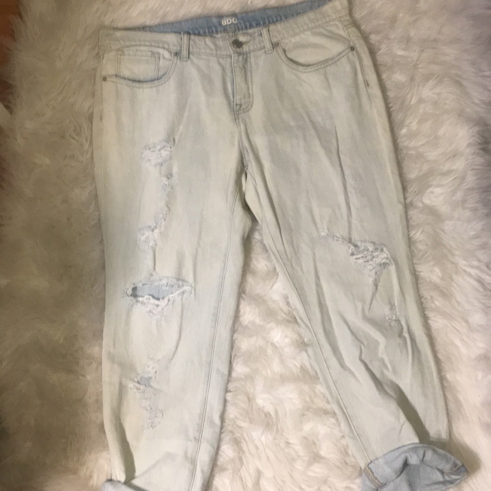 BDG Cropped Boyfriend Jean